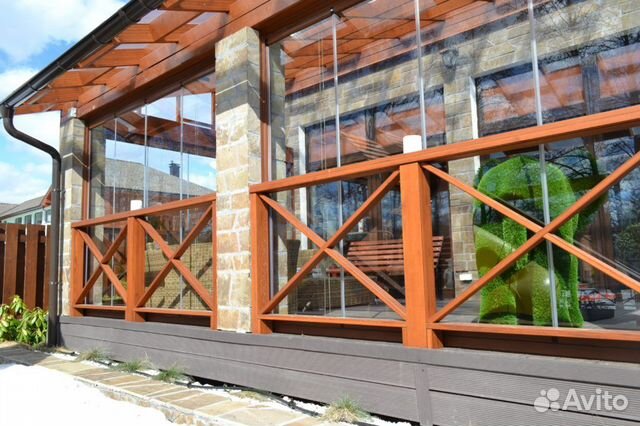 Безрамное остекление частного дома и дачи