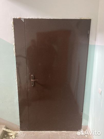 Дверь в подъезд металлическая