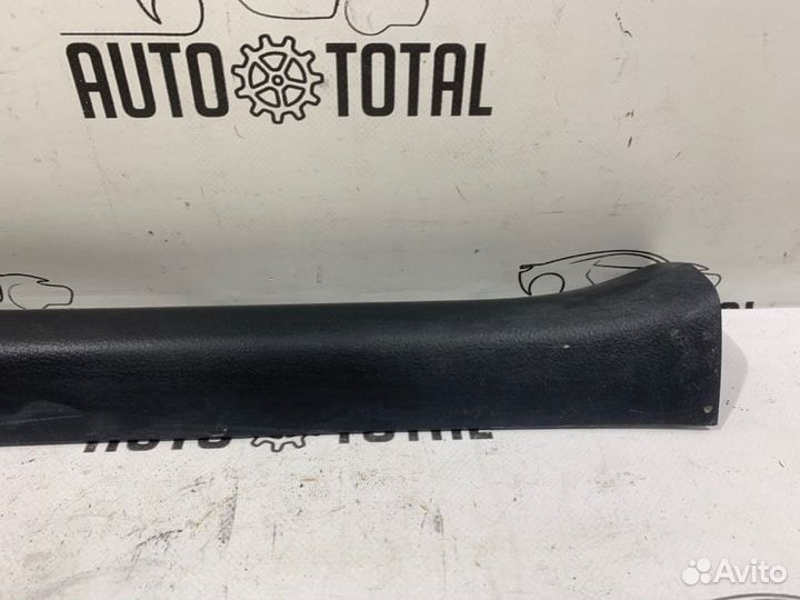 Накладка порога внутренняя передняя левая Toyota