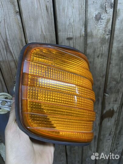 Поворотник правый mercedes w126 usa bosch