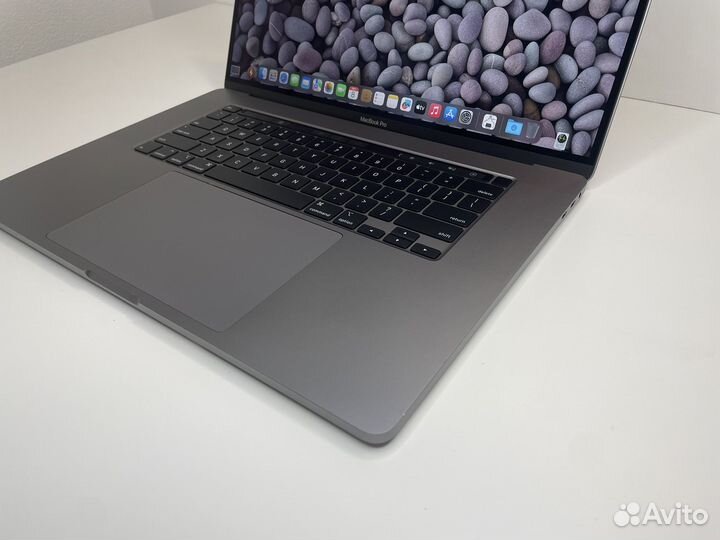 Топовый macbook pro 16 2019 I9/2.4 32Gb 5500M 8Gb