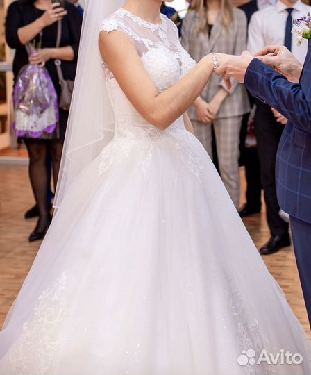 Свадебное платье