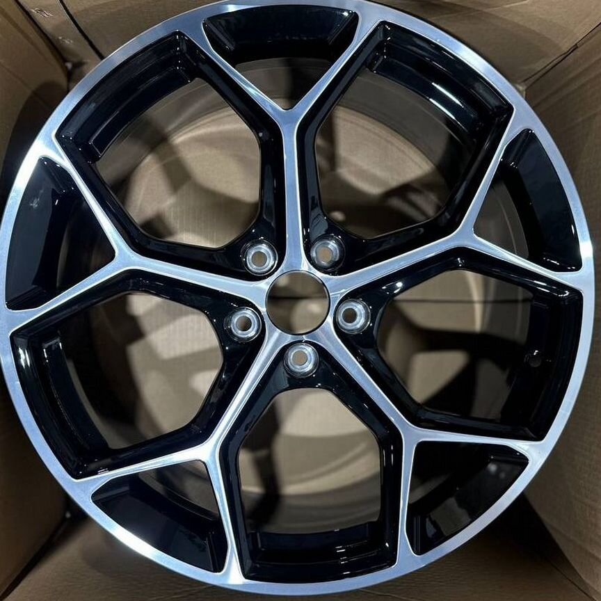 Литые диски Audi 9.5×R22 5×112
