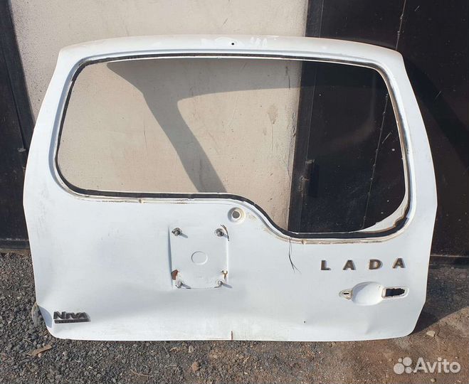 На Тревал задний бампер, задн. дверь багажника