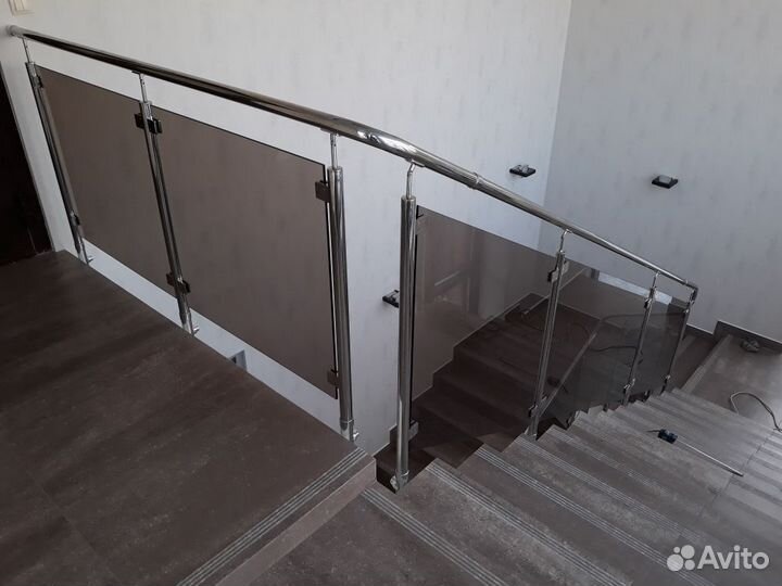 Стеклянные перила для лестниц