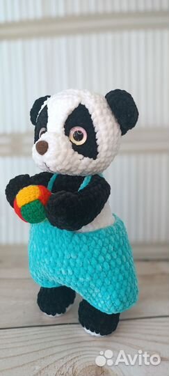 Вязаная игрушка панда