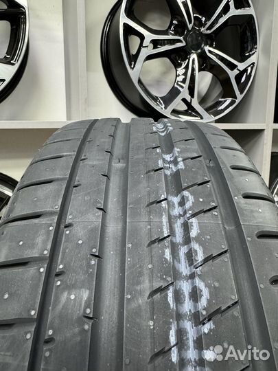 Yokohama Advan Sport V107 235/55 R19 105Y