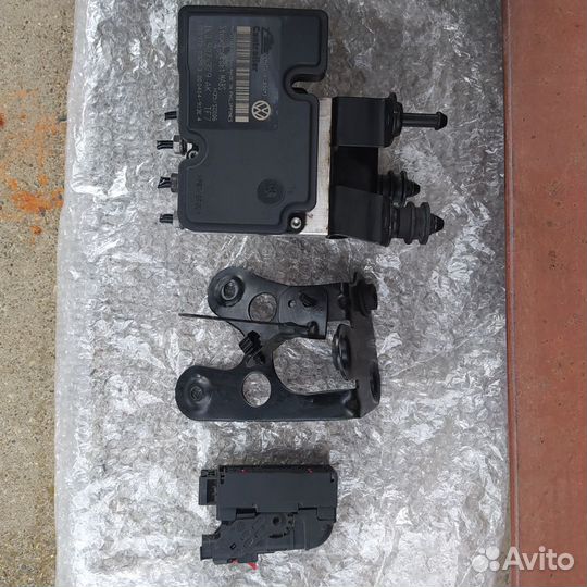 Блок ABS с ASR арт. 1k0 907 379 ak Skoda VW Seat