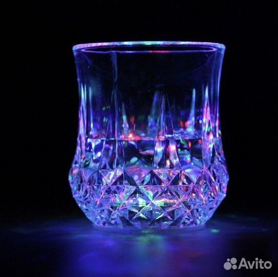 Светящийся стакан 200 мл для напитков с подсветкой
