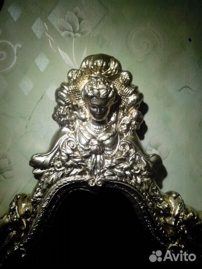 Банкетка и зеркало