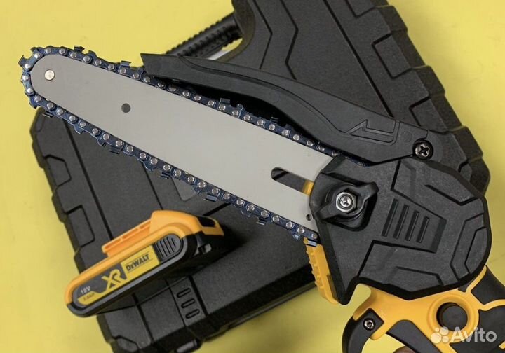 Сучкорез цепная пила DeWalt Makita