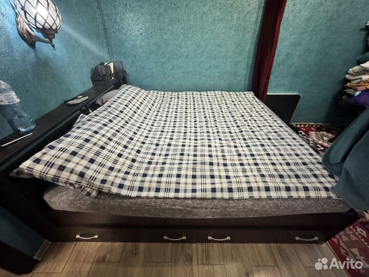 Кровать с матрасом 180х200 бу