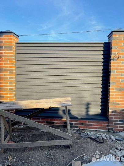 Заборы жалюзи металлические