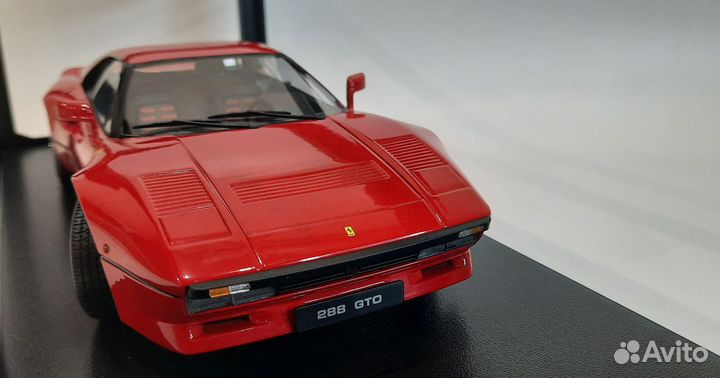 Модель Ferrari 288 GTO 1/18