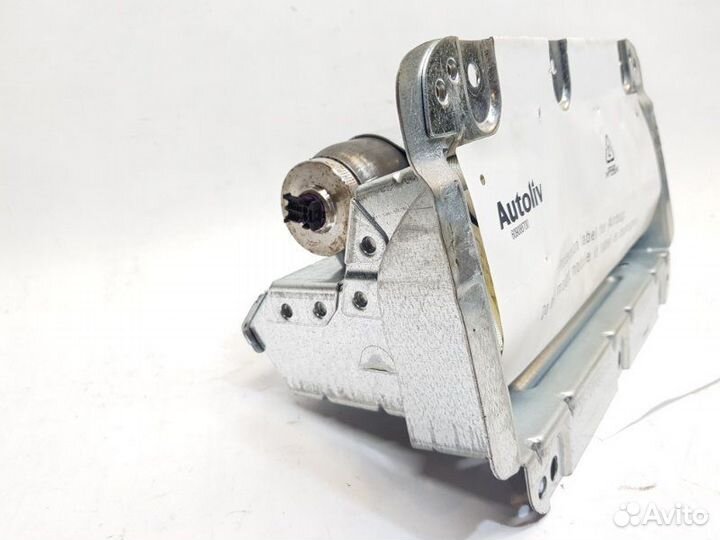 Подушка безопасности в торпедо Land Rover