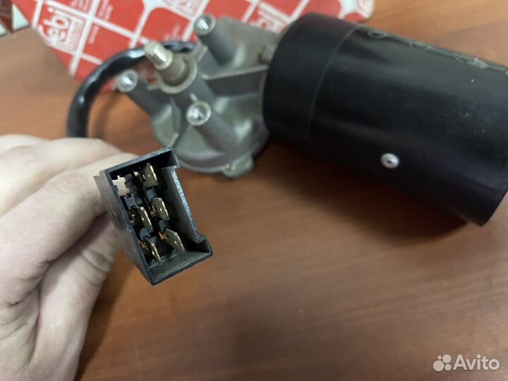 Моторчик стеклоочистителя Mercedes W638 Vito