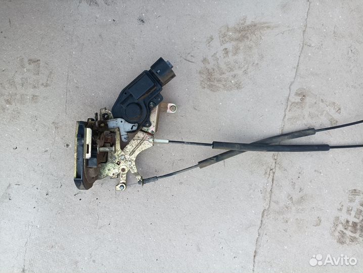 Замок задней левой двери Lifan X60