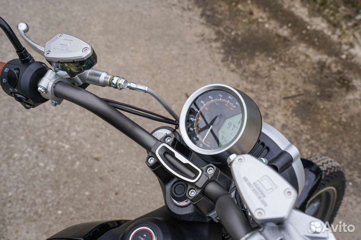 Электромотоцикл взрослый без прав Super Soco TC