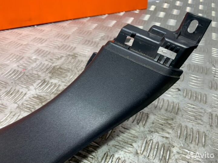 Обшивка багажника левая Lexus Rx350