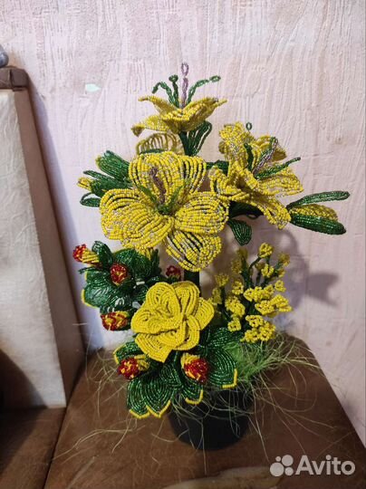 Цветы из бисера