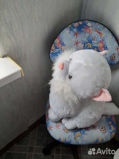 Кошка белая