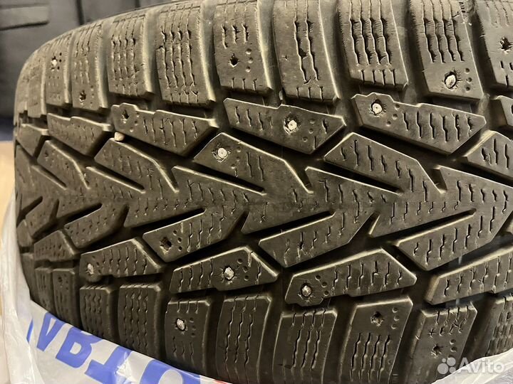 Nokian Tyres Hakkapeliitta 7 215/55 R16