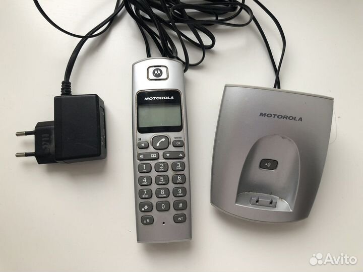 Телефон моторола серебряный беспроводной