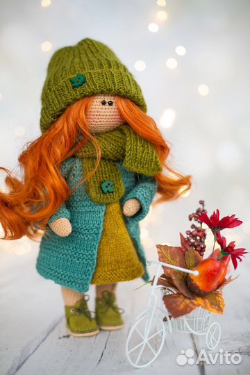 Кукла интерьерная вязаная