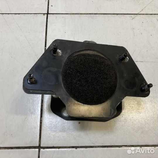 Кронштейн заднего бампера левый Infiniti M M25 M37