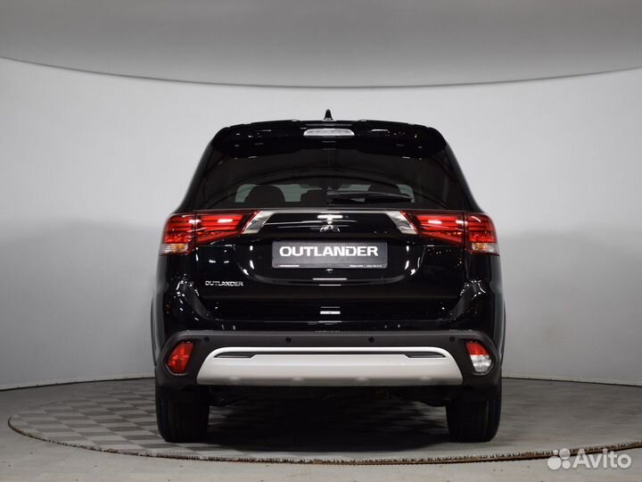 Mitsubishi Outlander 2.0 CVT, 2022