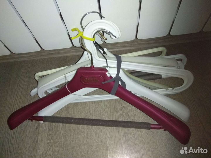 Вешалки плечики для одежды