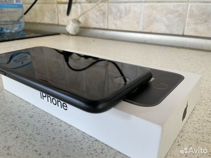 iPhone SE 2020 64 гб