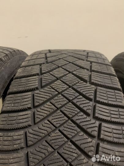 Pirelli Ice Zero FR 225/45 R19 96H