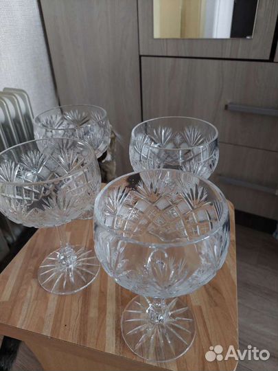 Хрустальные бокалы