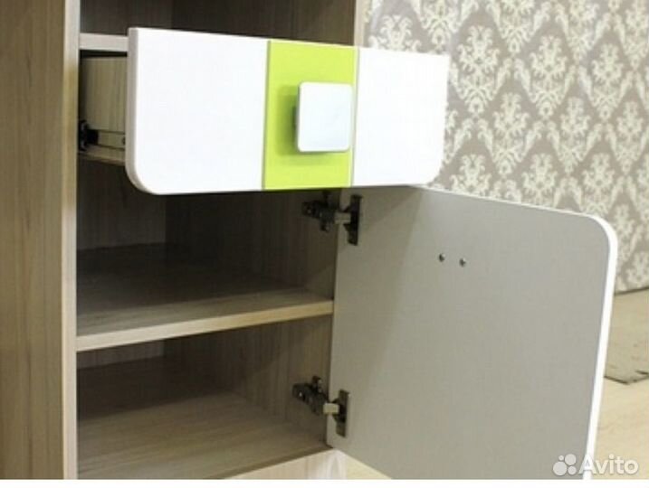 Письменный стол