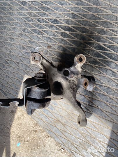 Поворотный кулак правый е46