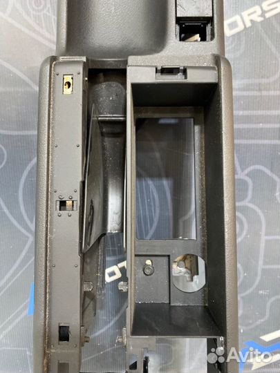 Консоль между сидений Audi Allroad C5 BES 2003