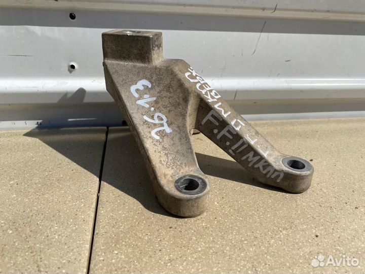 Кронштейн кпп Ford Focus 2