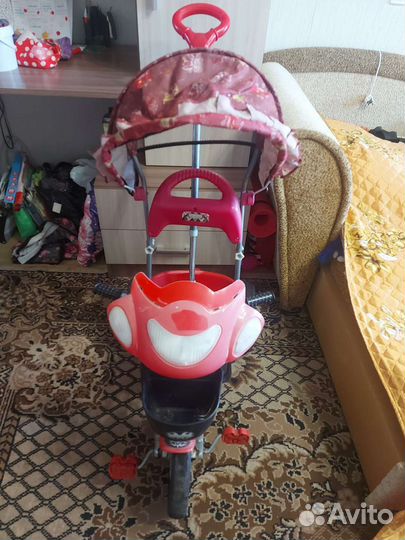 Трехколесный велосипед с родительской ручкой