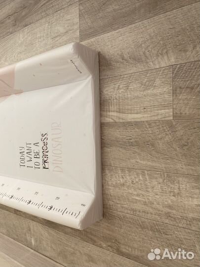 Ванночка для купания и пеленальный столик