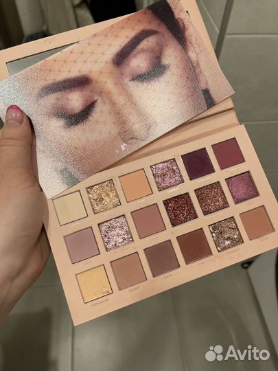 Палитра теней Hudabeauty