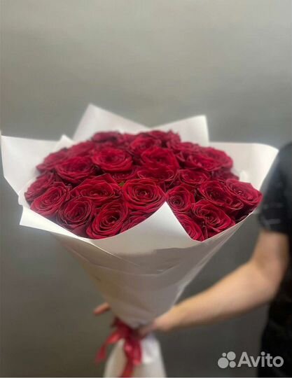 Красные крупноголовые розы. Цветы букеты