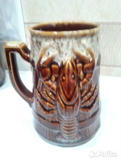 Керамические кружки, ваза