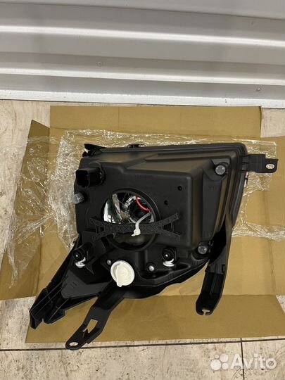 Фара правая (Ford Fusion)