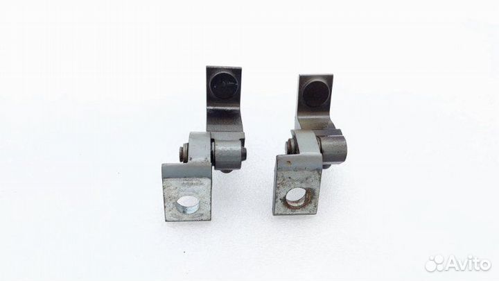 Б/У Петля двери Состояние отличное, оригинал