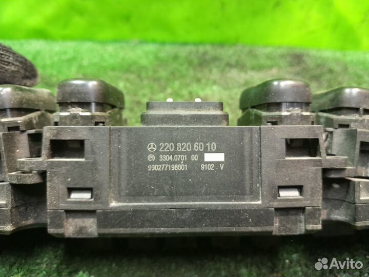 Блок кнопок центральной консоли Mercedes Benz W220