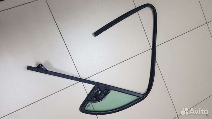 Форточка левой двери Citroen C3 2004 в сборе