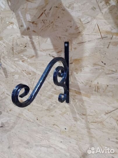 Кронштейн для цветов