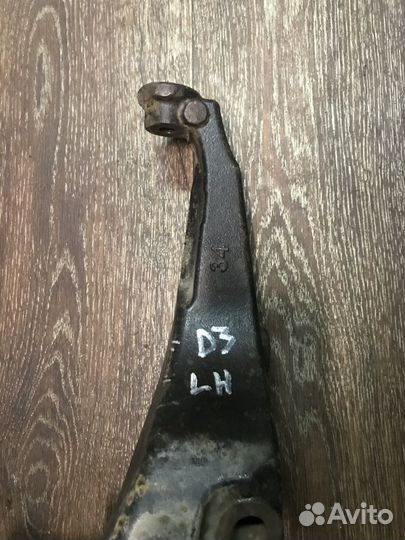 Кулак поворотный передний Discovery 3 Land Rover