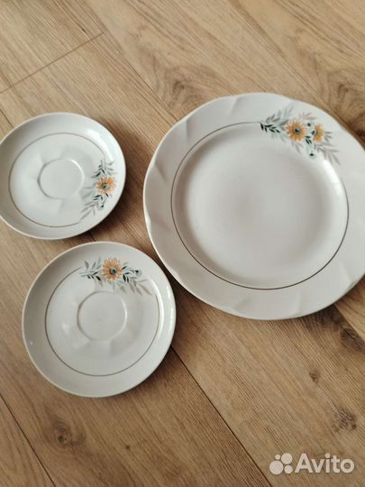 Тарелки фарфор Рижский фз, Крыжовник Чайка